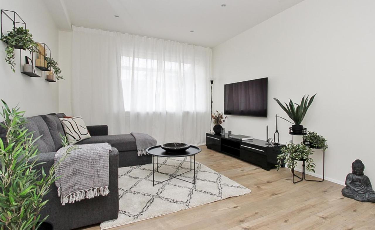 Downtown Apartments アークレイリ エクステリア 写真